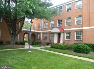 2807 Arlington Blvd APT 141, Arlington, VA 22201