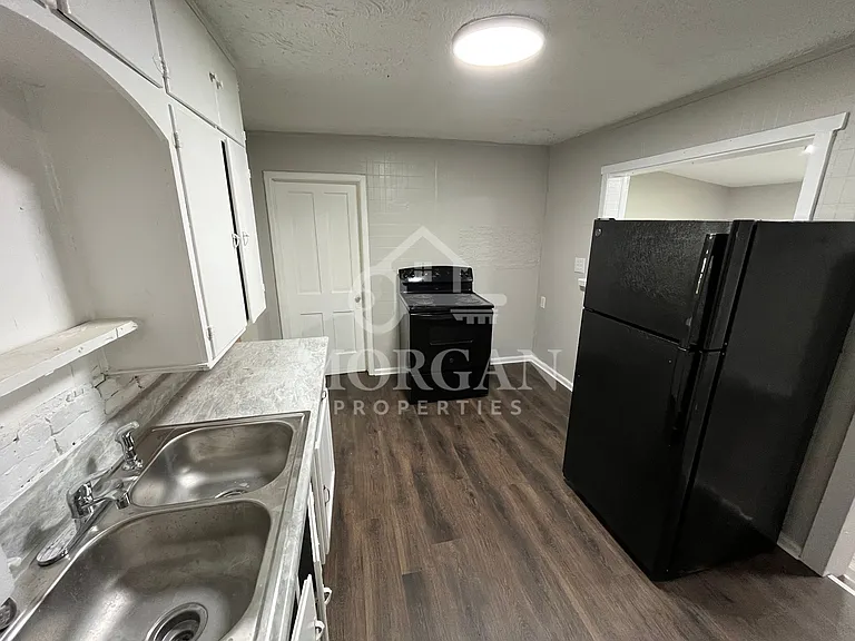 2316 S Walnut St — Photo 3