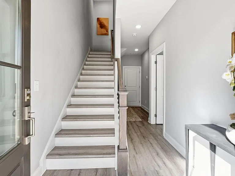 1363 Pavilion Ct SE — Photo 2