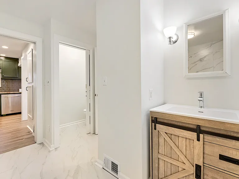 2727 Perry St — Photo 13