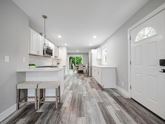 5th image of 3107 Huntington Dr