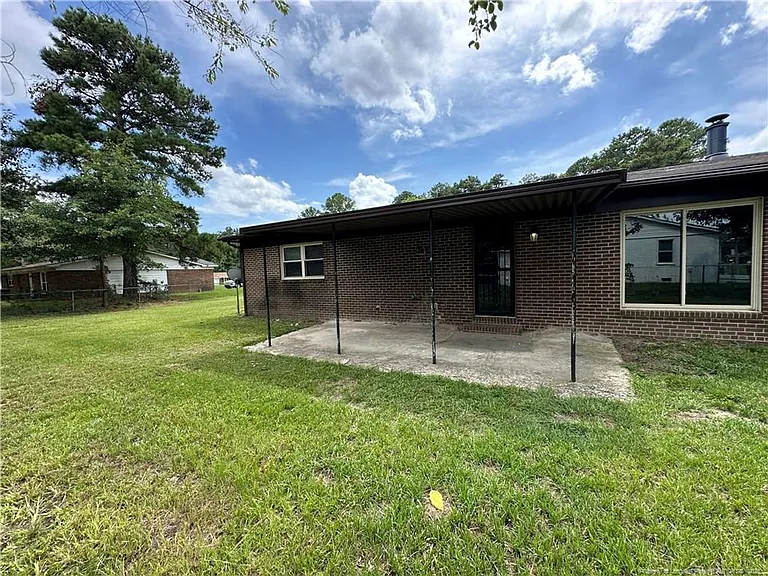 1601 Bluesprings Rd — Photo 34