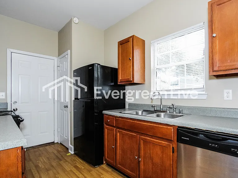200 Lamplighter Ln — Photo 8