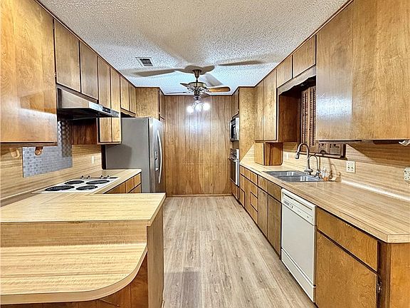3rd image of 149 Spyglass Hill St