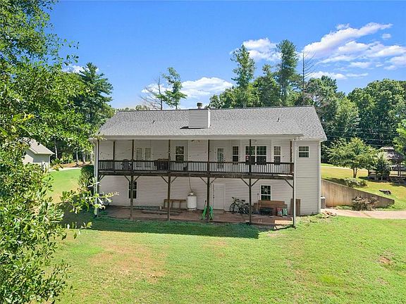 4th image of 3322 Barry Ln
