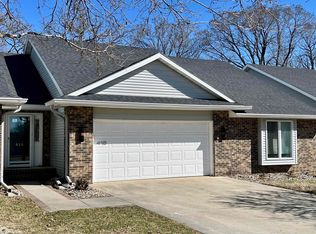 415 W Pleasant Ridge Rd, Carroll, IA 51401