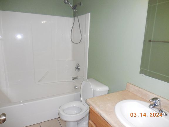 3rd image of 1002 Cruiser Ln APT B