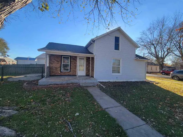 888 Howard Ave, Marengo, IA 52301