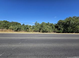 2026 3rd St #33E, Floresville, TX 78114