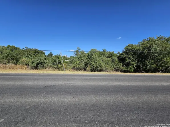 2026 3rd LOT 33E, Floresville, TX 78114