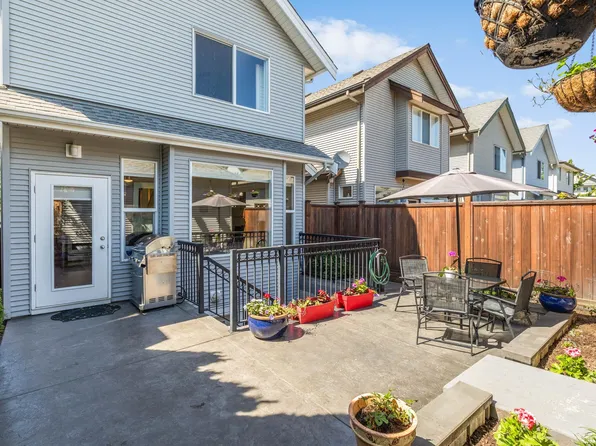 6880 190th St, Surrey, BC V4N 5P1