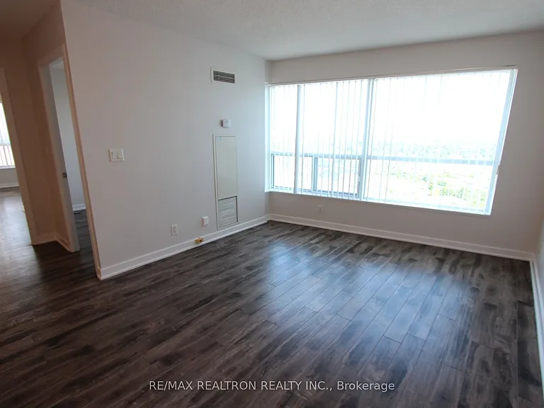 36 Lee Centre Dr #2906 — Photo 8