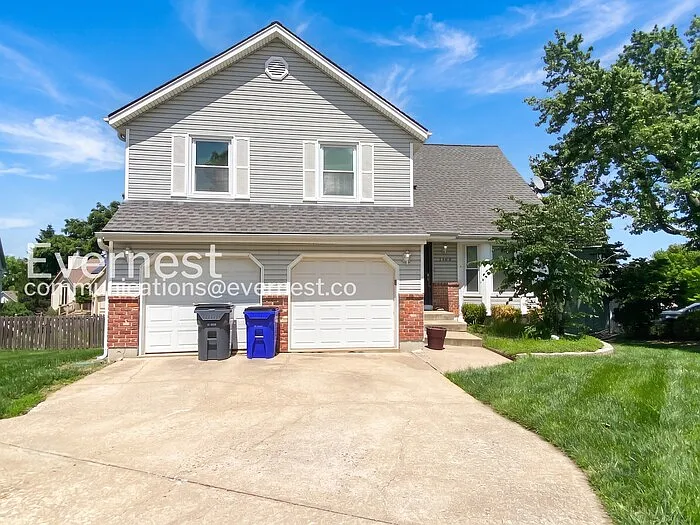 1104 E Pineview St — Photo 2