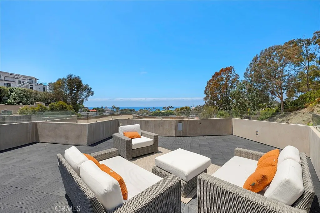 2 bed, 2500 sqft, $15,000 — Photo 1