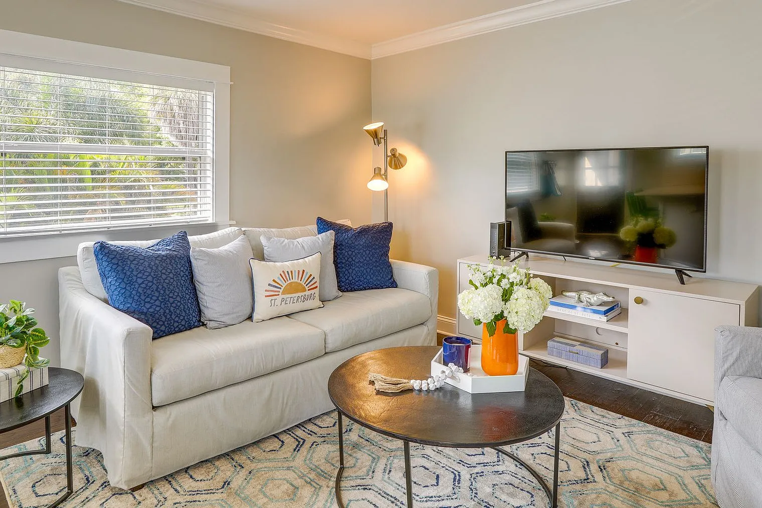 1 bed, 1.0 bath, 581 sqft, $2,967 — Photo 3
