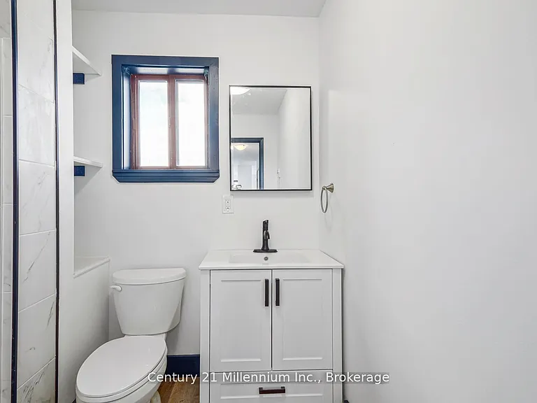 250 Hurontario St #2 — Photo 16