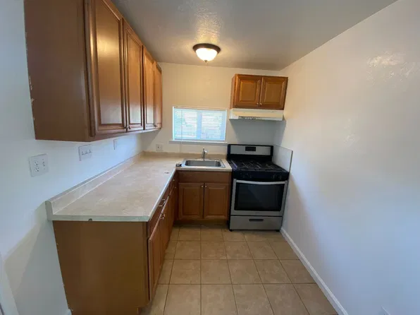1434 Pine St, Paso Robles, CA 93446