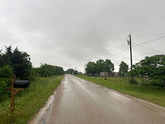 4th image of 5524 County Road 401