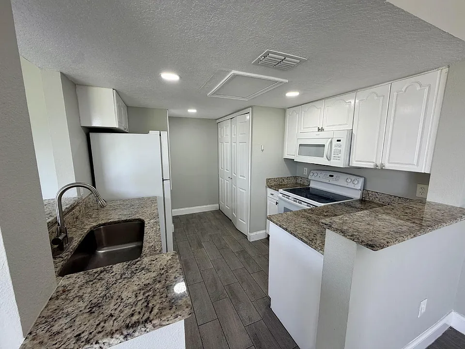 1334 Washington Palm Loop #A