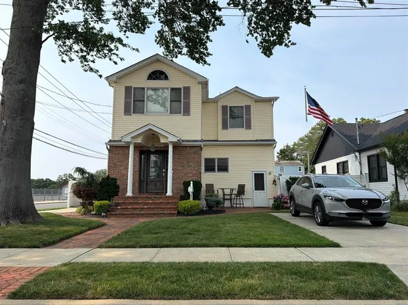 2347 Elbert Ave, Bellmore, NY 11710