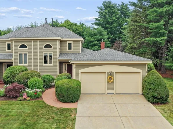 5 Pebble Beach Drive, Bedford, NH 03110
