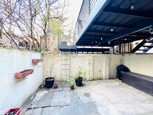 Rented by Compass | media 18