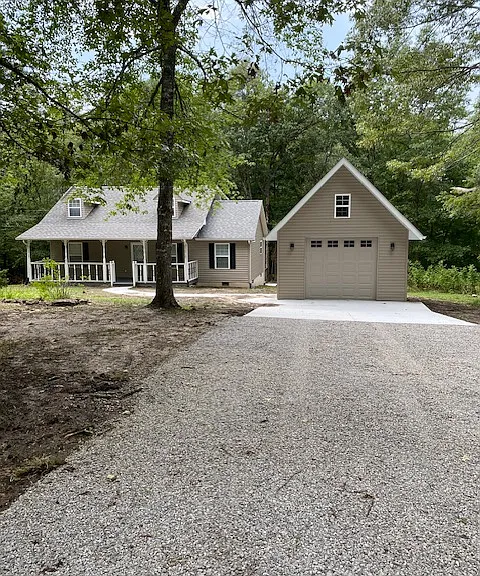 95 Southwood Dr — Photo 1