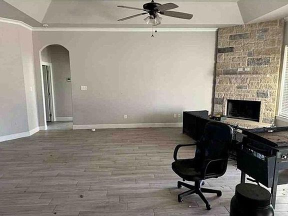 4th image of 103 Maudy Ln