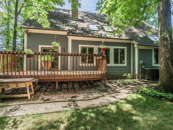 5th image of 598 Olde Mill Dr