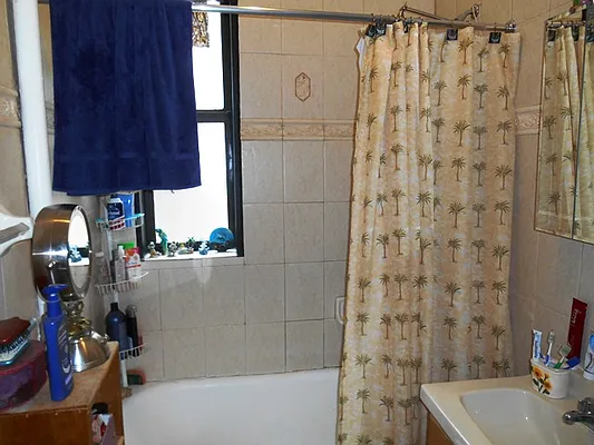 Rented by PMG Real Estate  | media 28