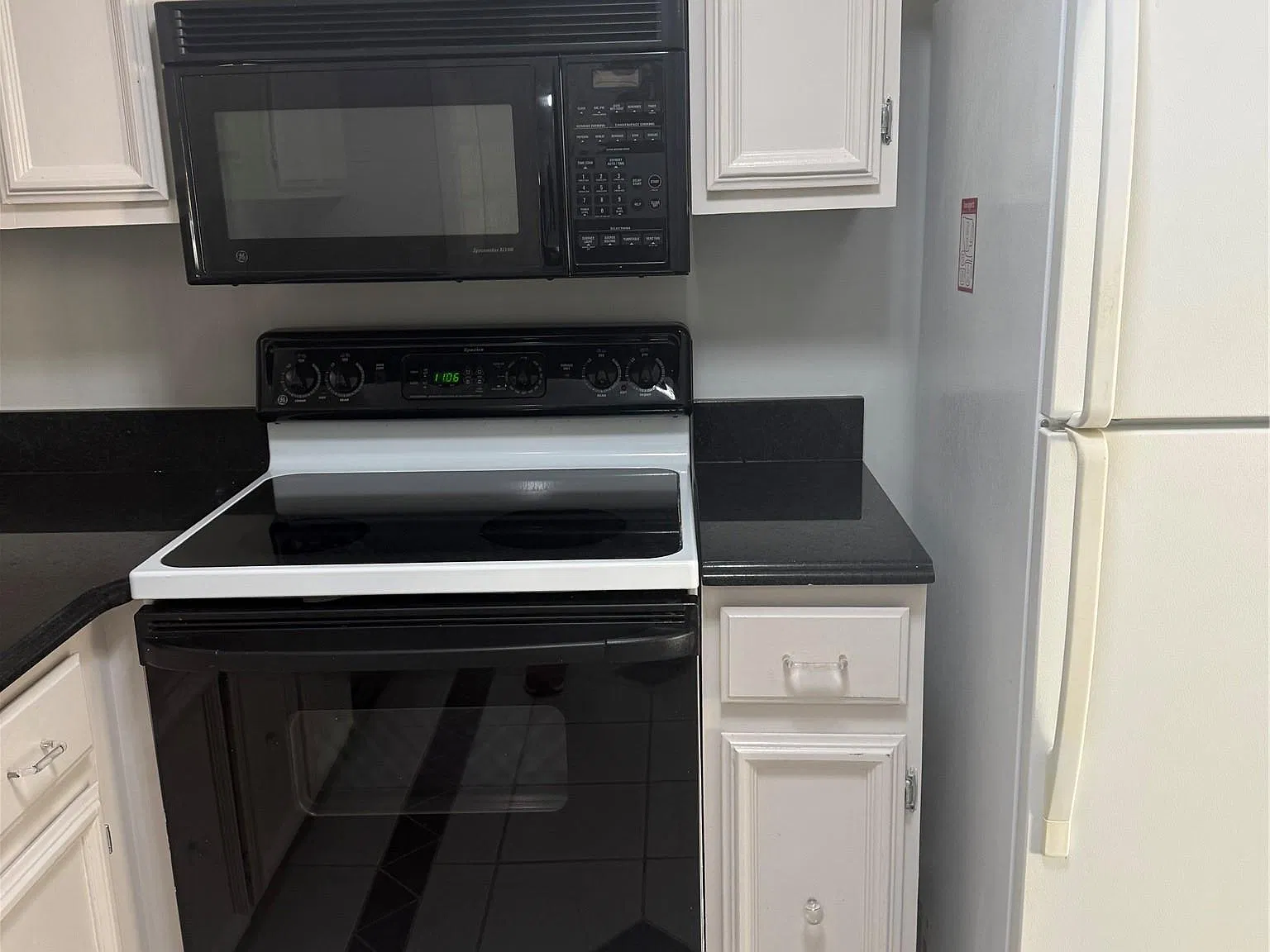 2 bed, 1.5 bath, 1167 sqft, $1,800 — Photo 2