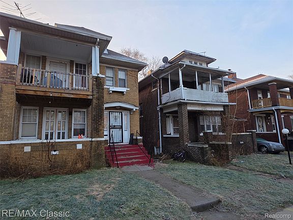 2nd image of 4055 Carter St