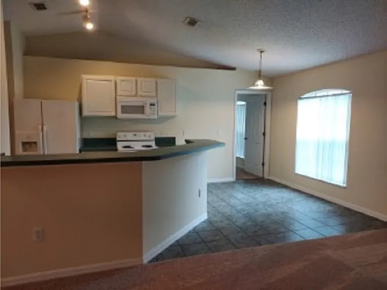 59 Laramie Dr — Photo 10