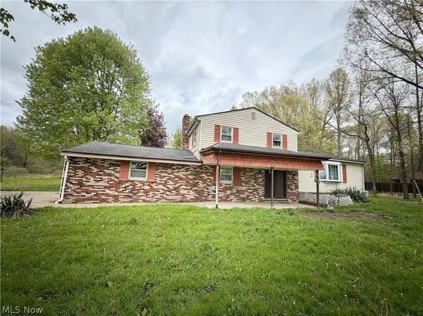 3948 Carson Salt Springs Rd, Newton Falls, OH 44444