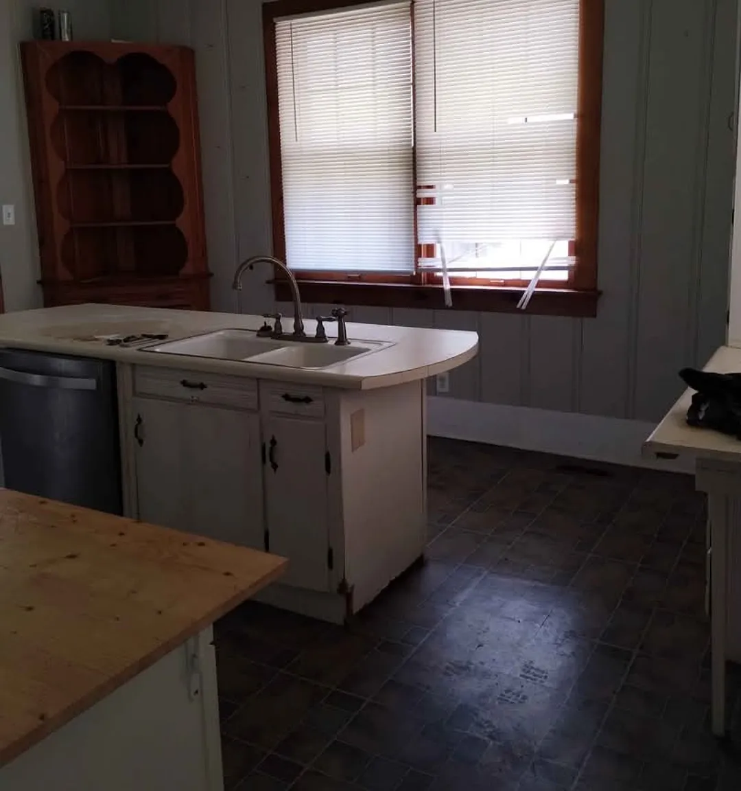 4 bed, 2276 sqft, $1,400 — Photo 4