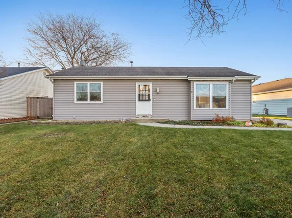 220 Larchwood Ln, North Aurora, IL 60542