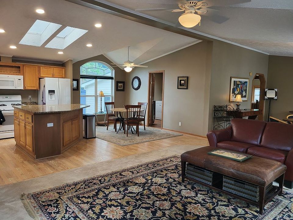 1st image of 1143 Lakeview Rd #192