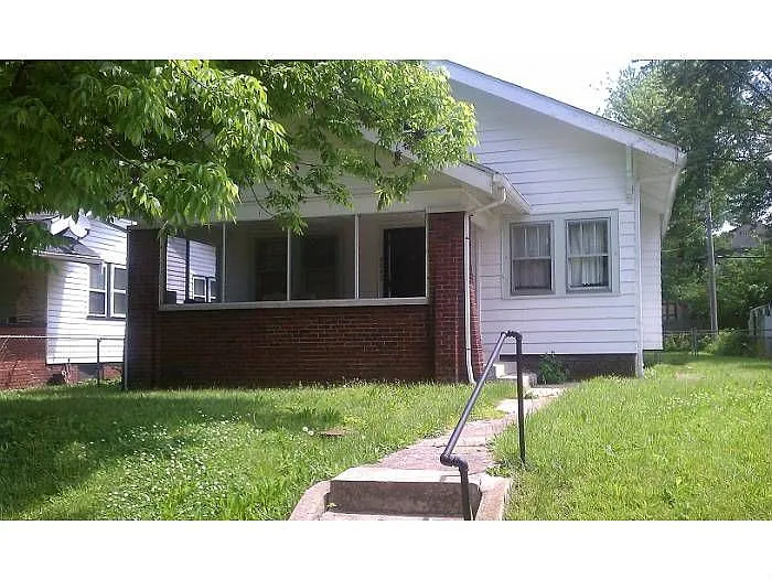 4041 N Park Ave photo 1