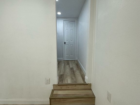 4th image of 4148 Fairfield Ave S #3