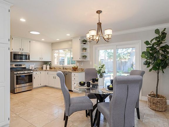 5th image of 1512 Santa Monica Ave