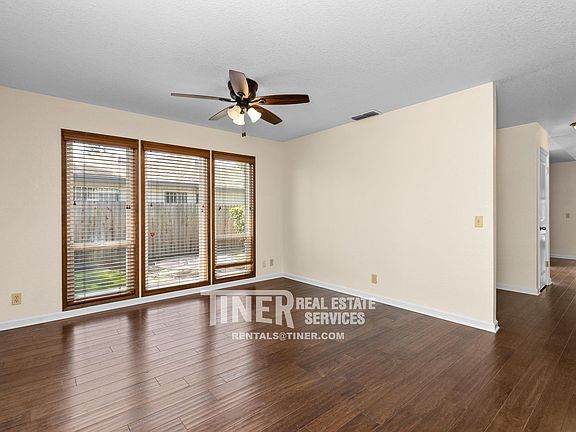 5th image of 3429 Montclaire St