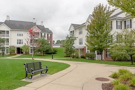 1st image of 812 W Summerfield Glen Cir