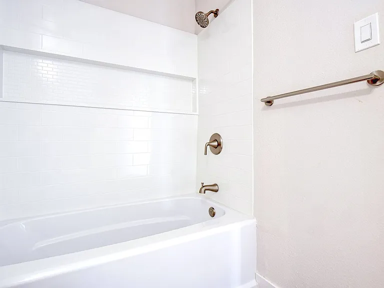 11208 S Western Ave — Photo 46