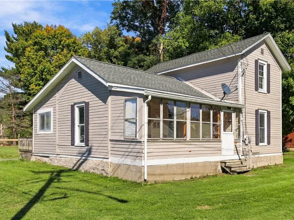 82 Bigelow Ave, Dundee, NY 14837