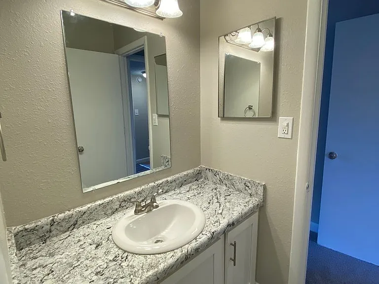 Gleneagle Apartment Homes — Photo 82