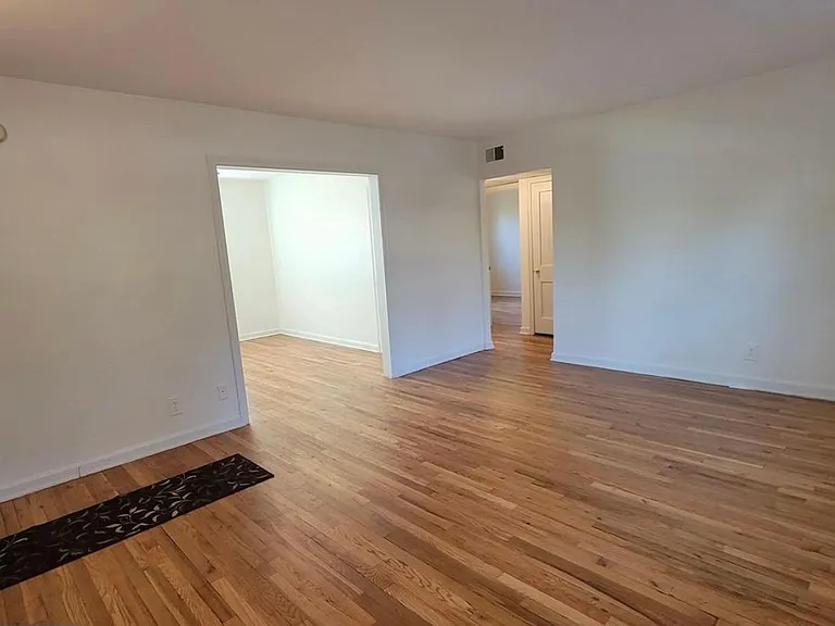 131 Cherry Parke #B — Photo 3