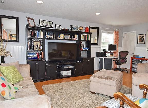 2nd image of 1456 51st St