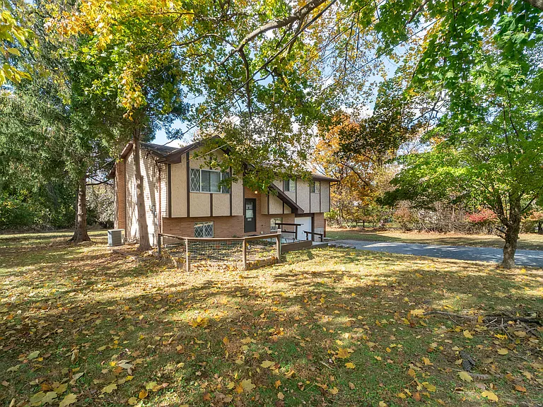 1226 Stones Crossing Rd — Photo 1