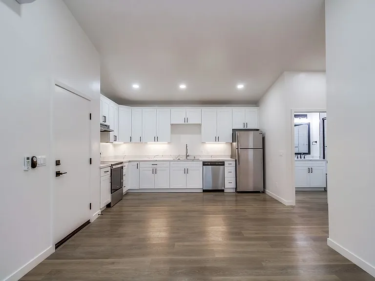 The Irving — Photo 48