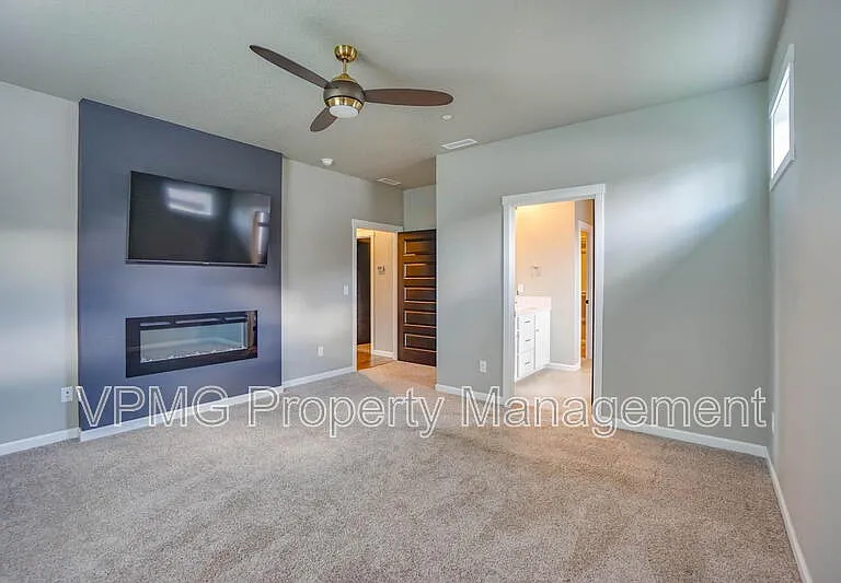 604 NW 25th Way — Photo 30